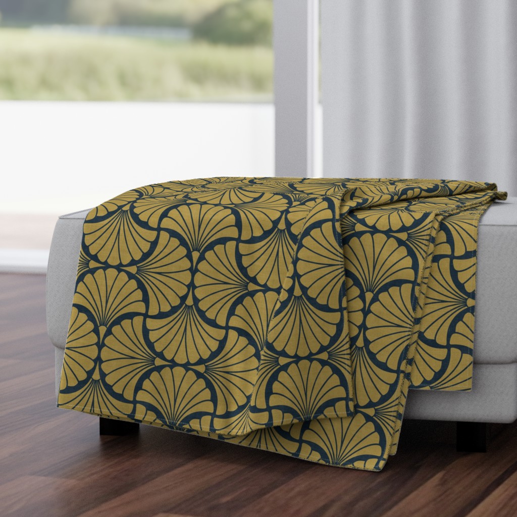 Art Deco Golden Scallop Shell Fan Repeat on Deep Navy Linen Texture — throw-blanket