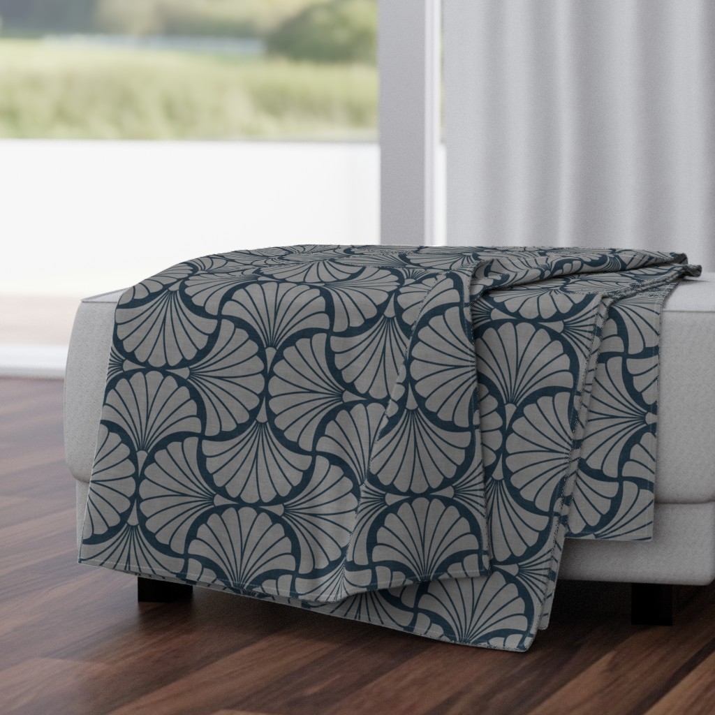 Art Deco Scallop Shell Fan Repeat in Charcoal Grey on Navy Linen Texture — throw-blanket