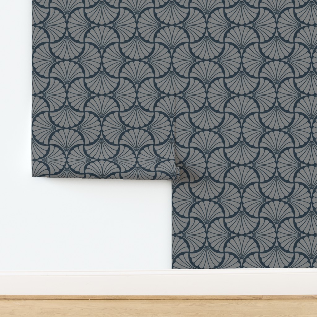 Art Deco Scallop Shell Fan Repeat in Charcoal Grey on Navy Linen Texture — wallpaper