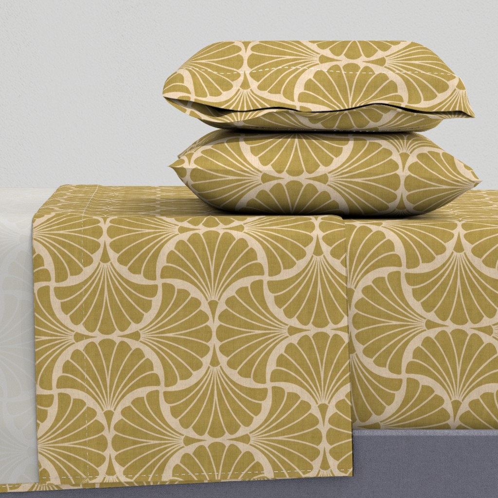 Art Deco Golden Scallop Shell Fan Repeat on Beige Linen Texture — sheet-set